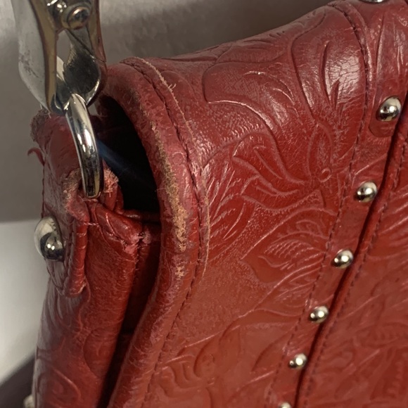 Gun Tote’n Mamas red leather crossbody bag w/ studs. Gun holder missing MCB4525A - Picture 16 of 16